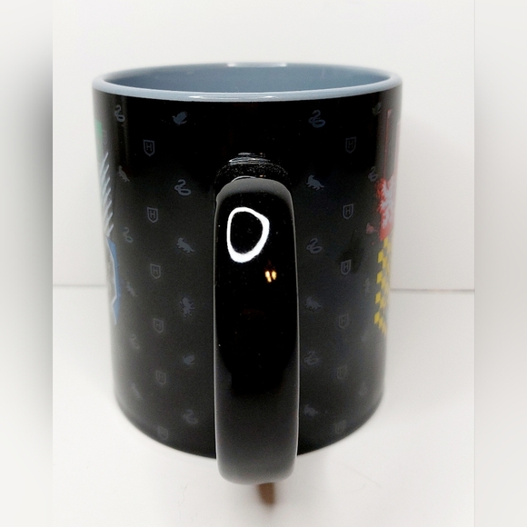 Black Licensed Oversized 20oz Harry Potter Hogwarts Mug 360 design - Picture 3 of 5